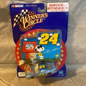 2000 Hasbro Winner's Circle Peanuts Snoopy Jeff Gordon Car NASCAR NOC